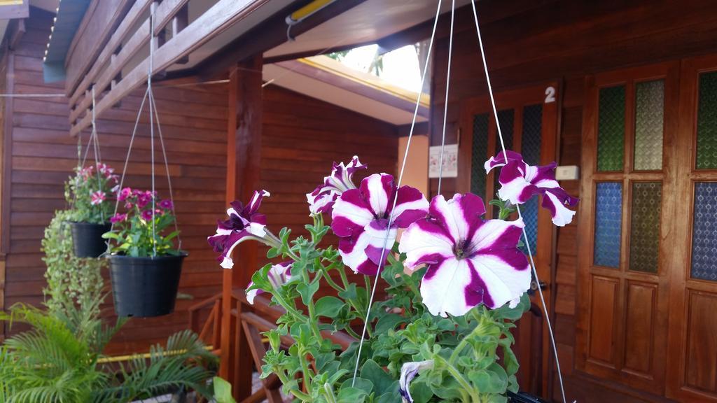 快乐旅馆小屋 素可泰 外观 照片