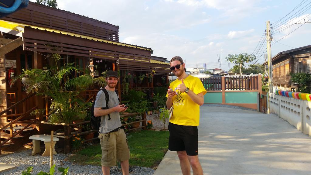 快乐旅馆小屋 素可泰 外观 照片