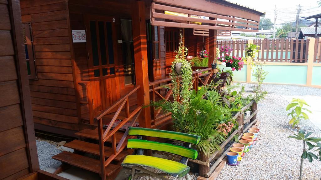 快乐旅馆小屋 素可泰 外观 照片