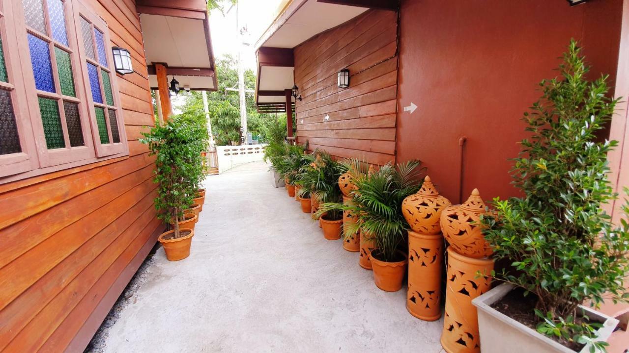 快乐旅馆小屋 素可泰 外观 照片