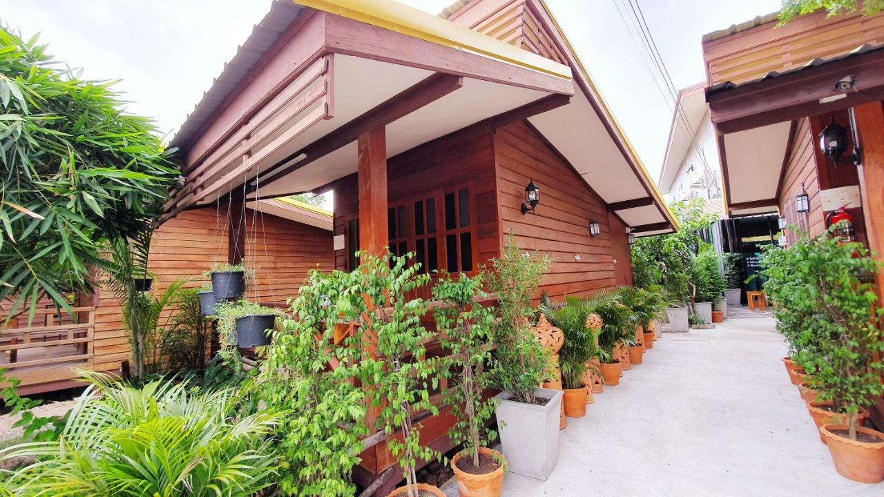 快乐旅馆小屋 素可泰 外观 照片