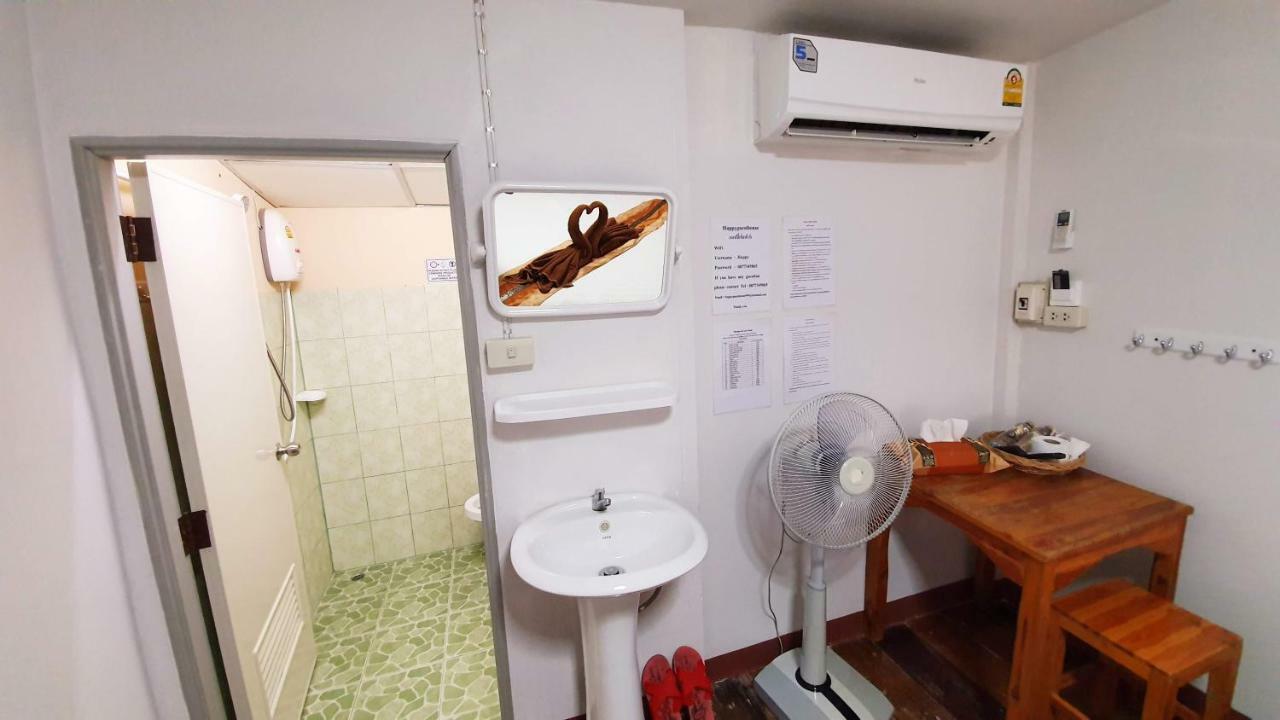 快乐旅馆小屋 素可泰 外观 照片